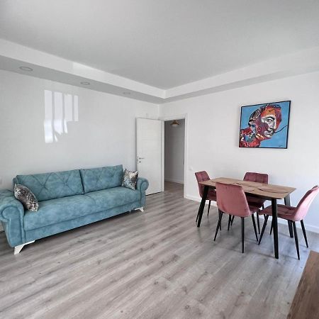 Cosmopolis Bliss: Your Home Away From Home Stefanestii de Jos 외부 사진